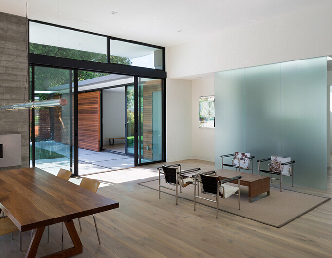 Silla basculante Le Corbusier